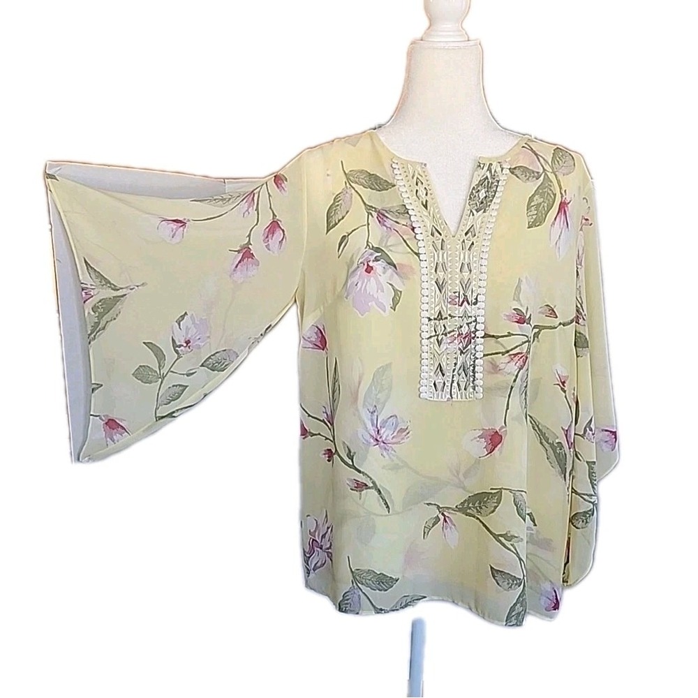 Belle by Kim Gravel Sheer Flutter Sleeve Top Sz S Floral Flowy Tunic Boho Resort